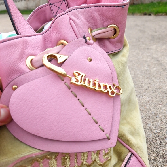 SOLD Juicy Couture Velour Sage Green and Baby Pink Daydreamer Bag - Picture 11 of 13